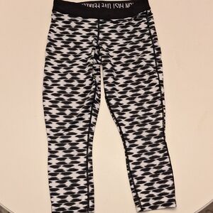 Women's Small Nike Black & White Dri-fit Patterned Running Leggings